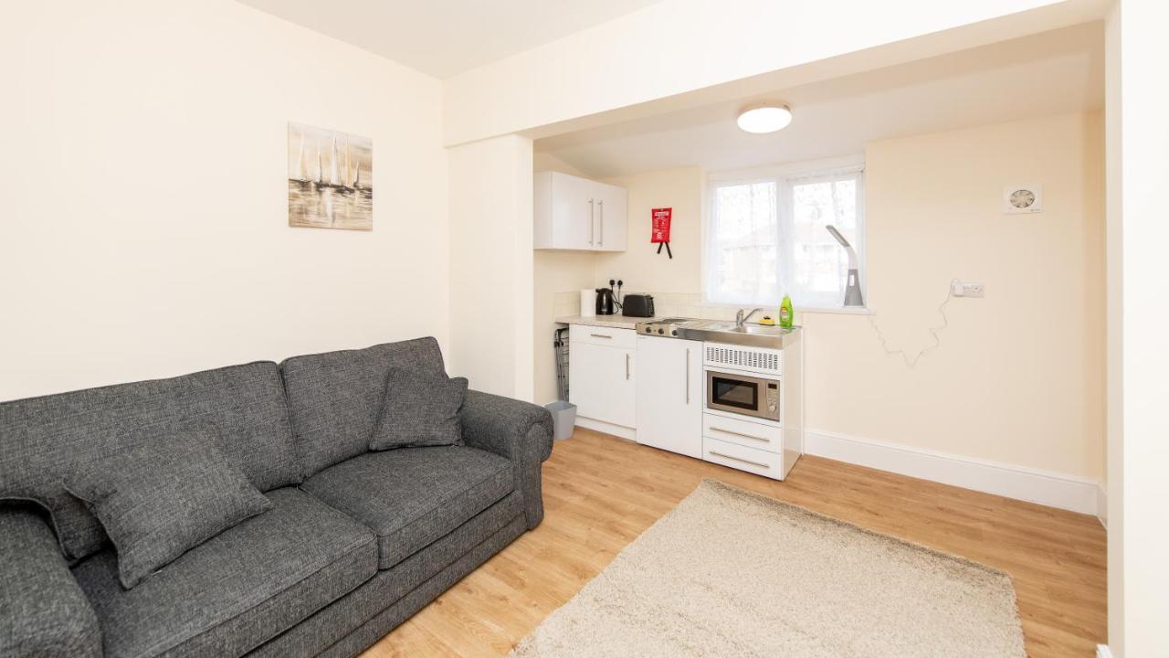 Luxury Shirley Close To Solent Uni And Train Station Apartment *